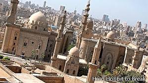 Selain itu, di sana juga terdapat bangunan khas mesir yang berdiri kokoh di taman tersebut. Kota Kota Terpenting Di Mesir Mesir 2021