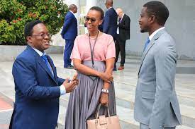 Mbunge wa karagwe innocent bashungwa amemtaka waziri wa elimu, sayansi na telnolojia prof joyce ndalichako pamoja innocent bashungwa, naibu waziri wa kilimo aliyechukua nafasi ya dkt. Innocent L Bashungwa Bash Innobash Twitter