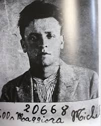 Nasceva oggi 17 dicembre 1898, Michele Della Maggiora, primo condannato a  morte del Tribunale Speciale dopo la reintroduzione della pena di morte,  reo di aver ucciso due fascisti. Il processo si svolse