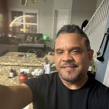 not straight ru 😂😭