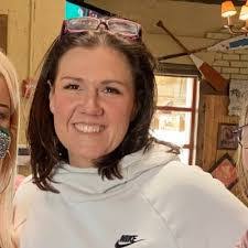 Lauren Eck's Instagram, Twitter & Facebook