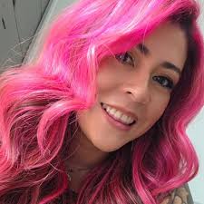 Betsy Bee Garcia (@betsybeedoeshair) • Instagram photos and videos