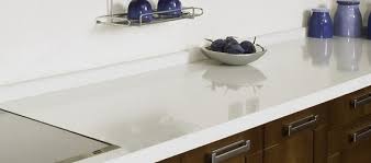 Emsallerine göre daha dayanıksız olan akrilik dolapların temizliği ve uzun ömürlü kullanımı hakkında bilinmesi gereken ince yöntemler ve ince detaylar yazımızda. Akrilik Mutfak Temizligi