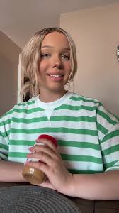 izzie (@prettypinktaco66)