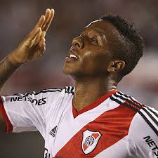 Carlos Carbonero pod lupą