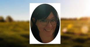 Sandy Norcross's Instagram, Twitter & Facebook