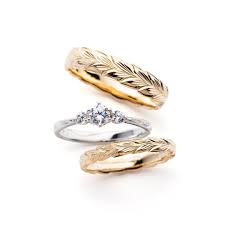 ビーチスタイル結婚指輪 プライベートビーチ On Instagram このデザインの様にハワイアン定番から細身のスタイリッシュなデザインまで幅広くあります 結婚指輪 Lau ラウ K10 43 200 税込 価格は素材と幅により異なります In 2020 Rings For Men