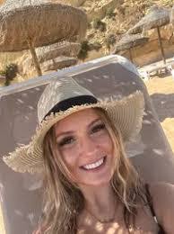 Nicole Heaton's Instagram, Twitter & Facebook