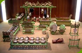 Sebut saja musik gamelan yang sudah memiliki sejarah panjang di kebudayaan indonesia. Contoh Alat Musik Petik Yang Berasal Dari Jawa Tengah