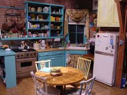 Monica's armchairs don't match her sofa in style, colour or pattern but they're still similar enough that you don't immediately notice. Monica S Apartment Friends Central Fandom