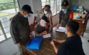 Pak wali kota menginstruksikan kami untuk melakukan penegakan dengan menggelar razia masker. Satgas Covid 19 Kabupaten Cirebon Jatuhi Sanksi Berat Bagi Rumah Makan Yang Tak Patuh Ppkm Informasi Berita Cirebon Indramayu Majalengka Dan Kuningan