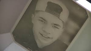 Als erster angehöriger machte der kosovare naim z. Munchen Gedenkt Der Opfer Des Amoklaufs Youtube