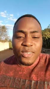 Kizz Daniel Snubs Fan and Reporter at Zambia Airport