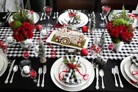 For cozy cabin style that is timeless, this table runner is woven in classic buffalo plaid. Wintry Buffalo Plaid Christmas Table Setting Hgtv