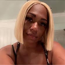 Faye Ross's Instagram, Twitter & Facebook