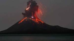 Letusan gunung berapi yang paling berbahaya dari semua jenis yang ada adalah letusan tipe plinian. Gunung Anak Krakatau Meletus Hari Ini Berita Indo