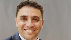 הממשלה היא, בדרך כלל, האחראית הבלעדית על הכוחות החמושים (צבא, משטרה וכדומה), על גביית מיסים, על ניהול נכסי המדינה וקיום התחייבויותיה. Kgr8imxpepb52m