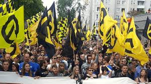 Eine linke gruppe war wenige tage zuvor mit einer ähnlichen aktion aufgefallen. Sitzblockade Stoppt Identitare Demonstration In Berlin