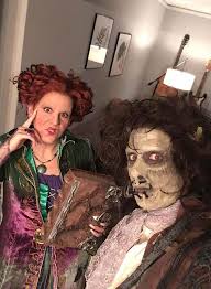 This is outstanding and so well executed. 45 Couples That Absolutely Won Halloween Bored Panda