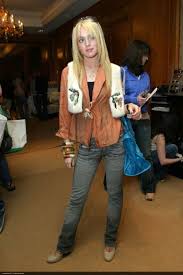 Find the perfect lindsay lohan 2005 stock photos and editorial news pictures from getty images. Lindsay Lohan Lucky Cargo Club Day 1 May 16 2005 Star Fashion Lindsay Lohan Celebrity Style