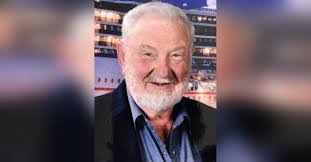 Francis Thibault's Instagram, Twitter & Facebook