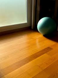 Water based polyurethane on red oak. Water Based Vs Oil Based Finish Which Is Better For Your Home Hardwood Floor Refinishing Services In Chicago Flooring Companies