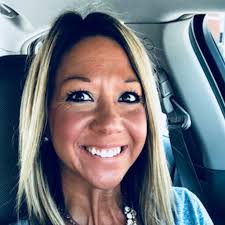 Kellie Wilhelm's Instagram, Twitter & Facebook