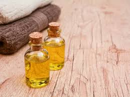 Salah satu cara melembabkan wajah dengan minyak almond. Cara Melembabkan Kulit Wajah Dengan Minyak Zaitun