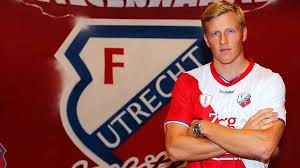 We would like to show you a description here but the site won't allow us. Fc Utrecht Haalt Drievoudig Zweeds International Bergstrom Nos