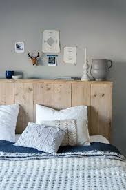 50 Idees Pour Fabriquer Une Tete De Lit Archzine Fr Tete De Lit Maison Deco Tete De Lit Lit En Palette