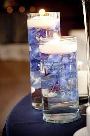 tischdeko mit hortensien hochzeit blueten violett teelichter wasser kerzen hochzeitsdeko tischdeko hochzeit hochzeit deko