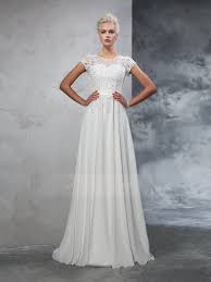 Wird sie heute das passende outfit für ihren großen tag finden? A Linie Princess Linie Chiffon Reiner Hals Kurze Armel Applikationen Sweep Pinsel Zug Brautkleider Missysin De