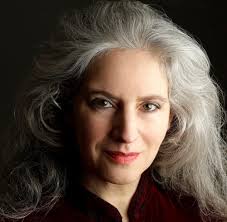 Danielle Farrow's Instagram, Twitter & Facebook