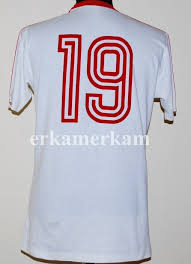 185 kulübün piyasa değeri 185.4 milyon euro. Galatasaray Third Football Shirt 1987 1988