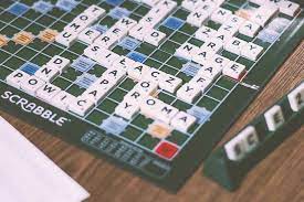 Scrabble - Regeln & Anleitung - Beliebtes Legespiel Mit Kreativer Wortsuche