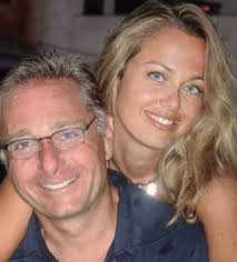 Molto madre,a volte moglie,ancora figlia, sempre sorella,altalenante amica e un po', ma solo un po'.imprenditrice! Fanpage It Paolo Bonolis E Sonia Bruganelli Dopo 14 Facebook