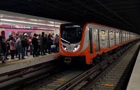 Caída de bastón en las vías provoca cortocircuito en el Metro Zaragoza, Línea 1; reportan pasajeros lesionados