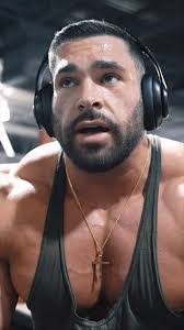 Derek Lunsford's Instagram, Twitter & Facebook