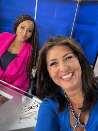 Happy Friday🎉 from all the gang this morning!!😘FOX19