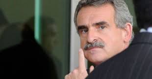 Rossi asumió en Defensa y le dio un ascenso a su primo