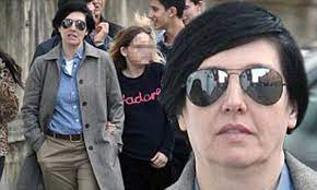 September 2002 wurde sie mutter eines mädchens (es hört auf den namen misty kyd heath). Sharleen Spiteri Steps Out Make Up Free As She Takes Daughter Misty Kyd To Dinner Daily Mail Online