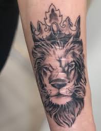Son yılların en trend olaylarından biri olan geçici dövmeler, yapışkan dövme, sticker dövme, yapıştırma dövme gibi bir çok şekilde adlandırılmakta.vücutta yapılan yere göre 2 ile 10 gün arasında bir kalıcılığı olan geçici dövme modelleri, çok 2021 Tattoo Modelleri Erkek Ve Bayan Dovme Modelleri