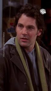 Nuestro querido Mike (o Bolsa de Popo para los íntimos)! ¿Quién también lo  amo con la eterna princesa Consuela? 👸🏼💗 #Friends #PhoebeBuffay  #MikeHannigan