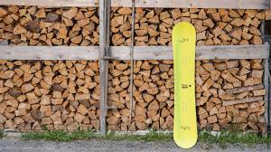 Basically picture a serrated steak knife against the snow; Lib Tech Skate Banana 2016 2017 Snowboard Review