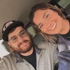 Megan Metts's Instagram, Twitter & Facebook