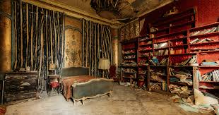 Invité il y a 8 mois. I Explored This Abandoned French Castle Before It Was Burned To The Ground Bored Panda