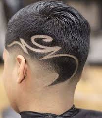 Apprenez à choisir la coupe idéale pour booster votre style. Coupe De Cheveux Homme Court Avec Dessin Gallery