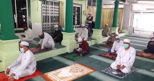 Solat fardu merupakan salah satu dari rukun islam. Boleh Solat Jumaat Lebih 250 Orang Di Melaka