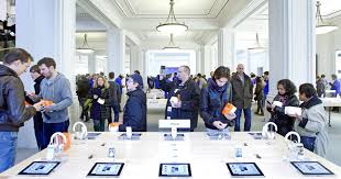 Apple Store Evacuated After Ipad Blows Up In Smoke Report Says Up In Smoke Apple Ipad