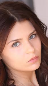 Alexandra Krosney's Instagram, Twitter & Facebook